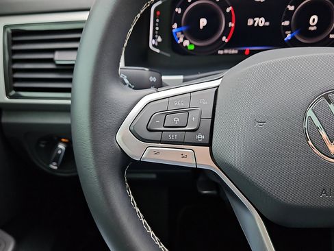 Used 2022 Volkswagen Atlas SE w/ Panoramic Sunroof Package image 18