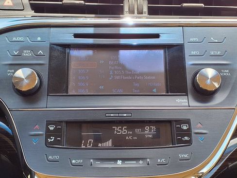 Used 2013 Toyota Avalon XLE Touring FWD image 21