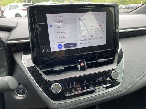 Used 2025 Toyota Corolla SE FWD image 19