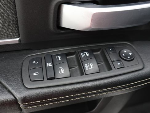 Used 2022 RAM 2500 Big Horn w/ Night Edition AWD/4WD image 38