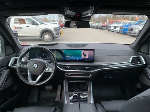Used 2024 BMW X5 xDrive40i w/ Premium Package image 15