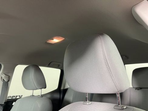 Certified 2017 Toyota Tacoma SR5 w/ Tow Package image 5