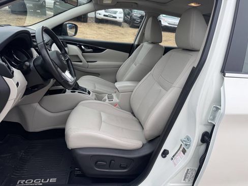 Used 2017 Nissan Rogue Sport SL w/ SL Premium Package image 8