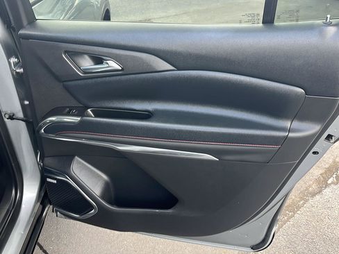 Used 2025 Chevrolet Traverse RS image 27