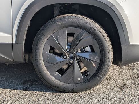 New 2026 Volkswagen Taos S FWD image 11