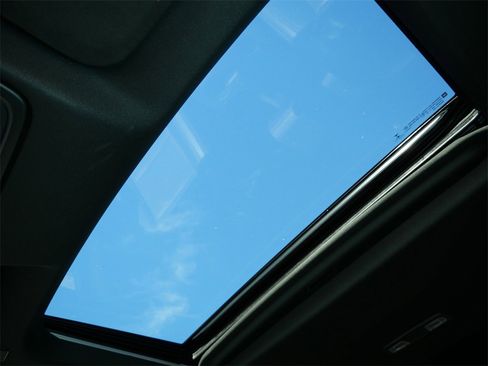 Used 2021 Chevrolet Silverado 1500 High Country image 23