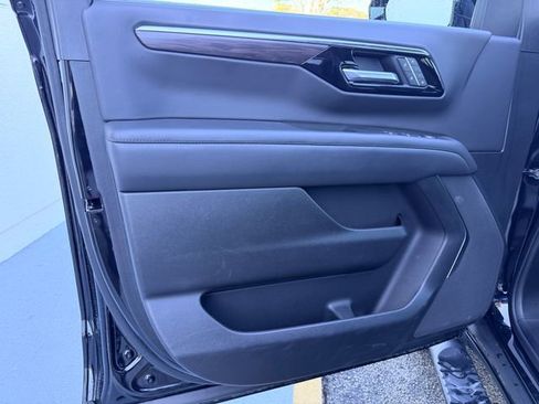 Used 2025 Chevrolet Tahoe Z71 image 10