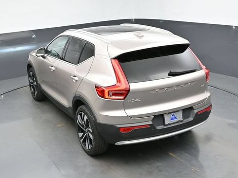 Used 2024 Volvo XC40 B5 Plus w/ Climate Package AWD/4WD image 47