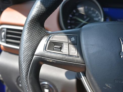 Used 2020 Maserati Levante AWD/4WD image 14