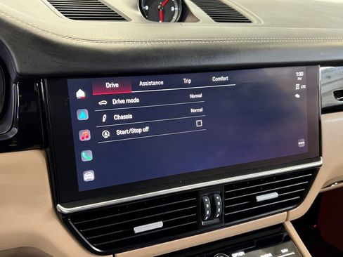 Used 2022 Porsche Cayenne S image 37