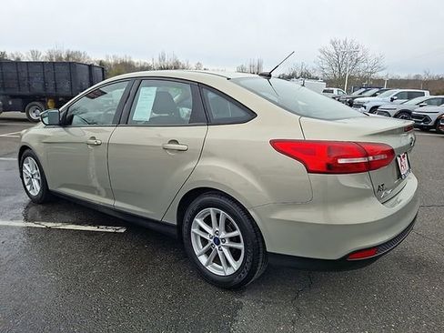 Used 2016 Ford Focus SE image 4