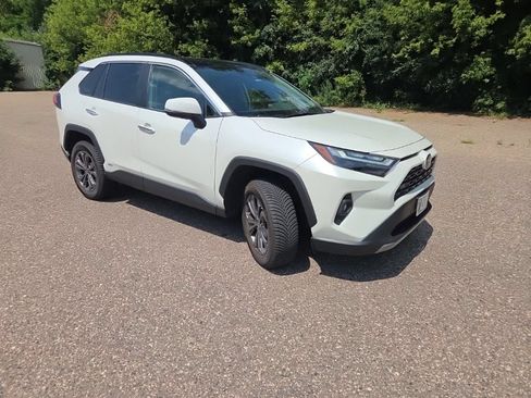 Used 2022 Toyota RAV4 Limited AWD/4WD image 22