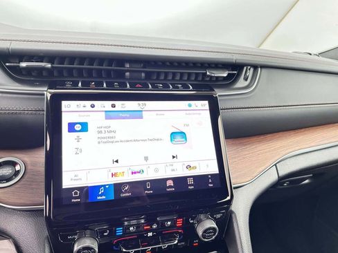 New 2025 Jeep Grand Cherokee Summit image 31