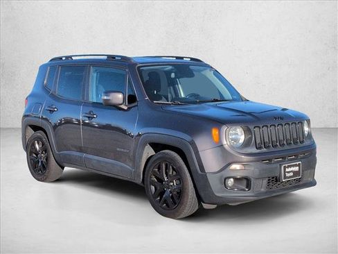 Used 2018 Jeep Renegade Altitude image 3