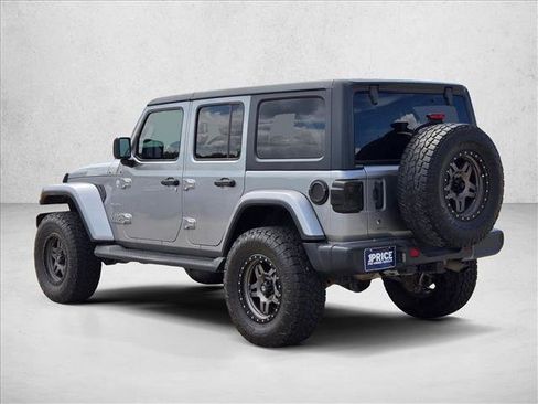 Used 2018 Jeep Wrangler Unlimited Sahara AWD/4WD image 7