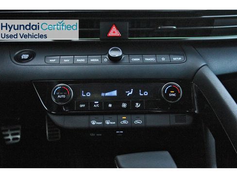 Certified 2025 Hyundai Elantra SEL FWD image 25