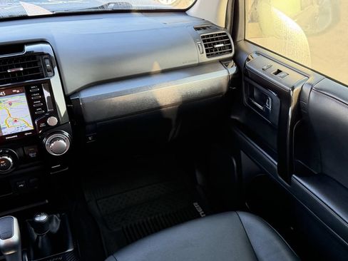 Used 2020 Toyota 4Runner TRD Off-Road Premium AWD/4WD image 15