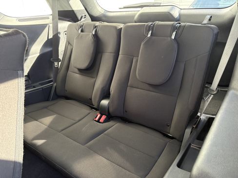 Used 2020 Ford Explorer XLT image 14