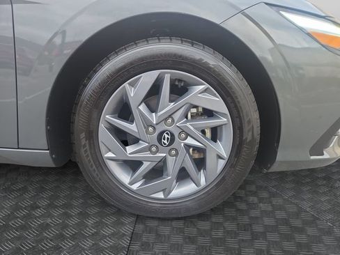 Used 2024 Hyundai Elantra SEL FWD image 36