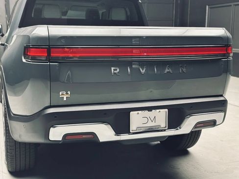 Used 2022 Rivian R1T Adventure AWD/4WD image 16