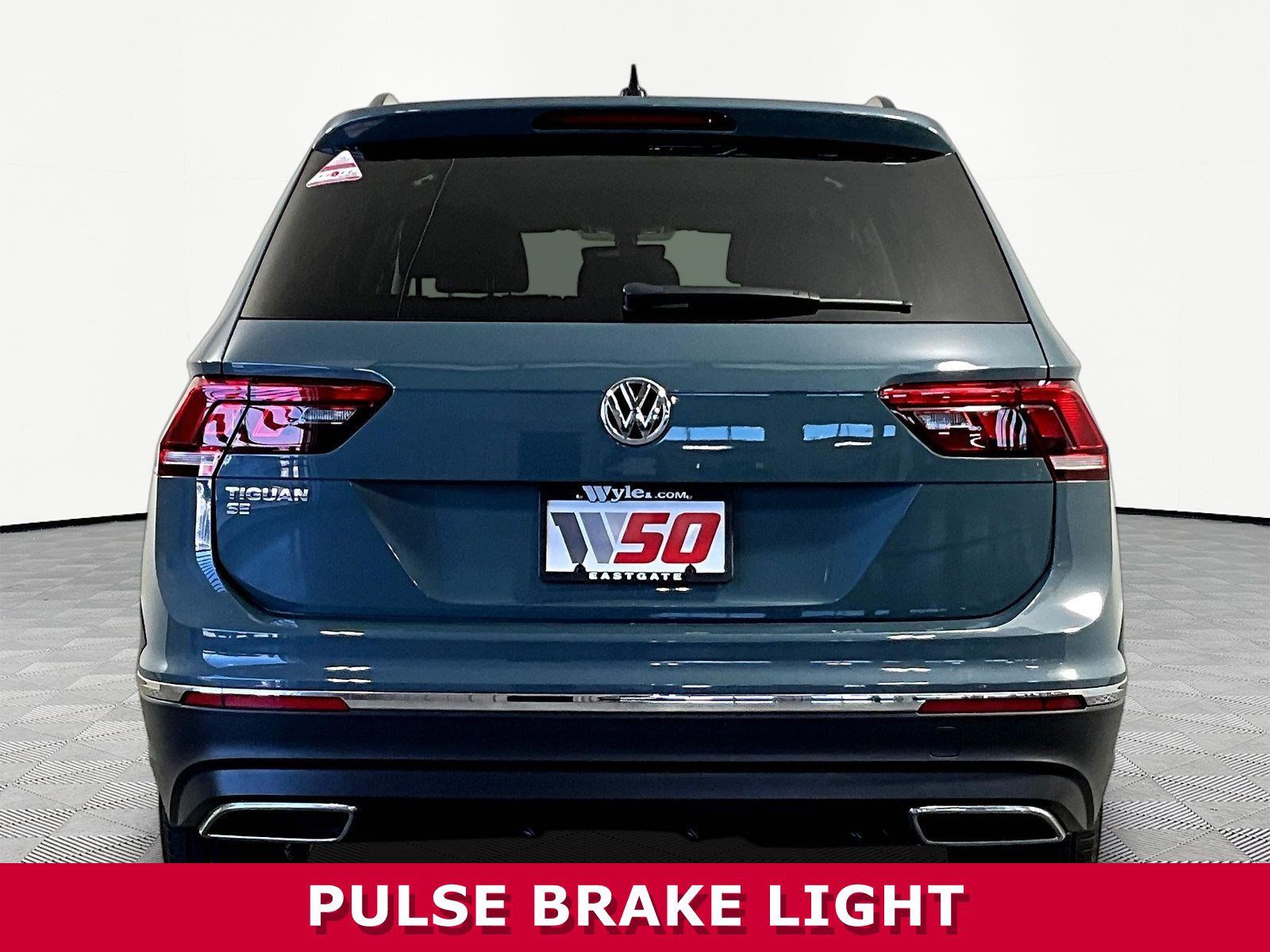 Used 2020 Volkswagen Tiguan SE w/ Panoramic Sunroof Package FWD image 5