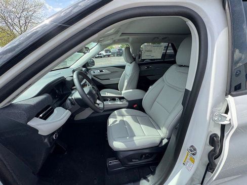 New 2026 Ford Explorer Active w/ Active Comfort Package AWD/4WD image 13