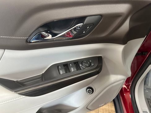 Used 2020 GMC Acadia SLT image 11