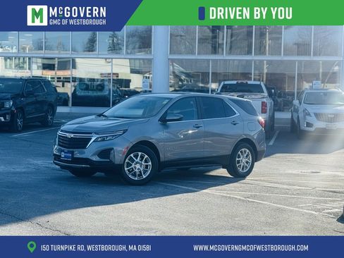 Used 2023 Chevrolet Equinox LT image 1