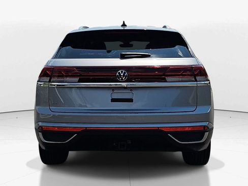 Used 2024 Volkswagen Atlas Cross Sport SE FWD image 7