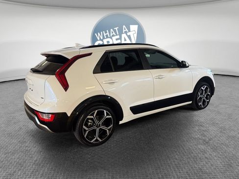 Certified 2023 Kia Niro EX Touring FWD image 3