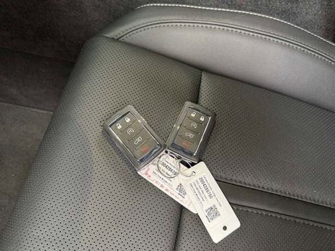 New 2025 Jeep Wagoneer L Series II w/ Premium Group I image 36