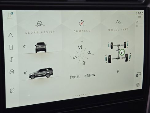 Used 2025 Land Rover Discovery S image 31