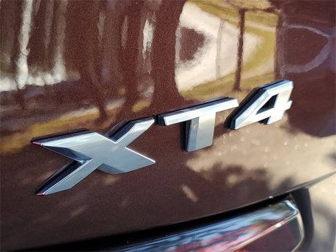 Certified 2022 Cadillac XT4 Premium Luxury w/ Enhanced Visibility Package image 9