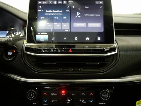 New 2026 Jeep Compass Latitude w/ Sun and Sound Group image 21