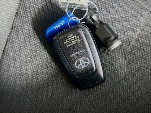 Used 2025 Toyota RAV4 XLE w/ Weather Package AWD/4WD image 33