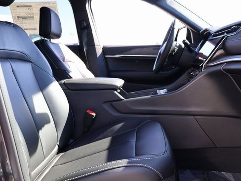 New 2025 Jeep Grand Cherokee L Limited w/ Trailer Tow Package image 9