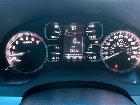 Used 2018 Toyota Tundra SR5 image 25