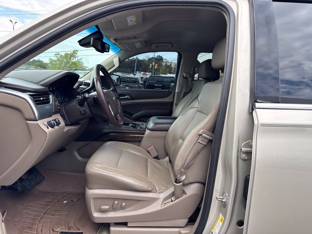 Used 2015 Chevrolet Tahoe LT w/ Luxury Package AWD/4WD image 13