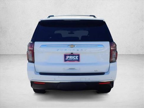 Used 2022 Chevrolet Suburban LT AWD/4WD image 3
