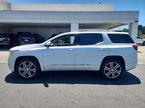 Certified 2019 GMC Acadia Denali w/ Technology Package FWD image 5