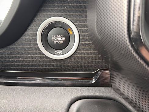 Used 2022 RAM 1500 Limited AWD/4WD image 17