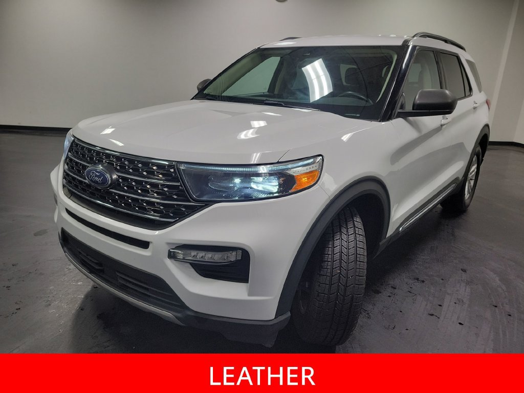 Used 2023 Ford Explorer XLT w/ Equipment Group 202A RWD image 4