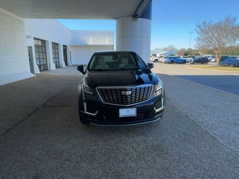 Certified 2024 Cadillac XT5 Premium Luxury w/ LPO, Floor Liner Package image 3