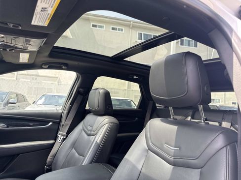 Used 2021 Cadillac XT5 Premium Luxury FWD image 16