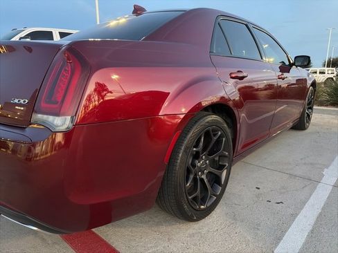 Used 2020 Chrysler 300 Touring w/ Sport Appearance Package image 23