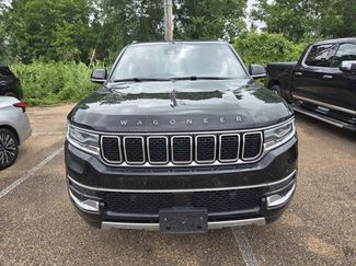 Used 2024 Jeep Wagoneer Series II w/ Flexible Seating Group AWD/4WD video 2