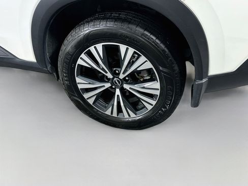 Used 2023 Nissan Rogue SV FWD image 11