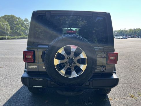 Used 2018 Jeep Wrangler Unlimited Sahara image 4