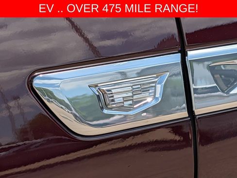 Used 2025 Cadillac Escalade IQ Luxury 2 w/ LPO, Premium Carpet Package AWD/4WD image 16