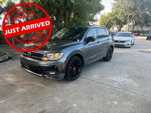 Used 2021 Volkswagen Tiguan SE R-Line FWD image 1